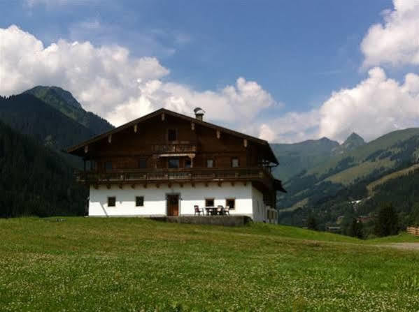 Alpenbauernhaus Vorderbrandthof Saalbach-Hinterglemm Exterior foto